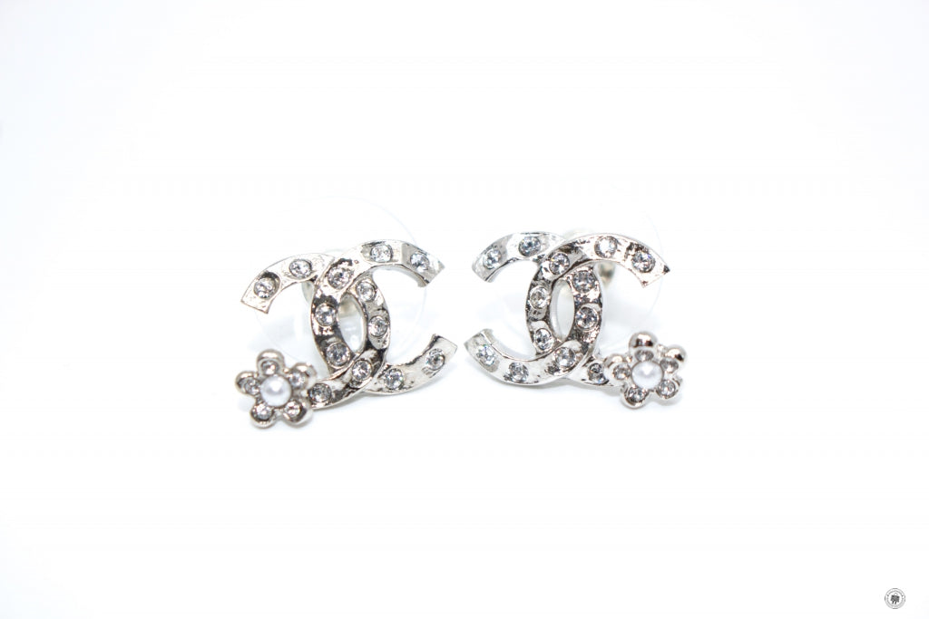 Chanel AB6932 B06539 CC Logo With Crystals  Silver / NF032 Silver 1.3X1CM Earrings Shw
