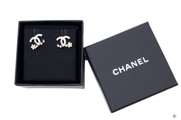 Chanel AB6932 B06539 CC Logo With Crystals  Silver / NF032 Silver 1.3X1CM Earrings Shw