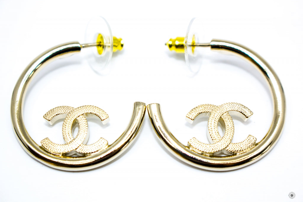 Chanel AB8130B07818 Hoop With CC Logo  Gold / NH237 Metal 2.5X2.5 CM Earrings