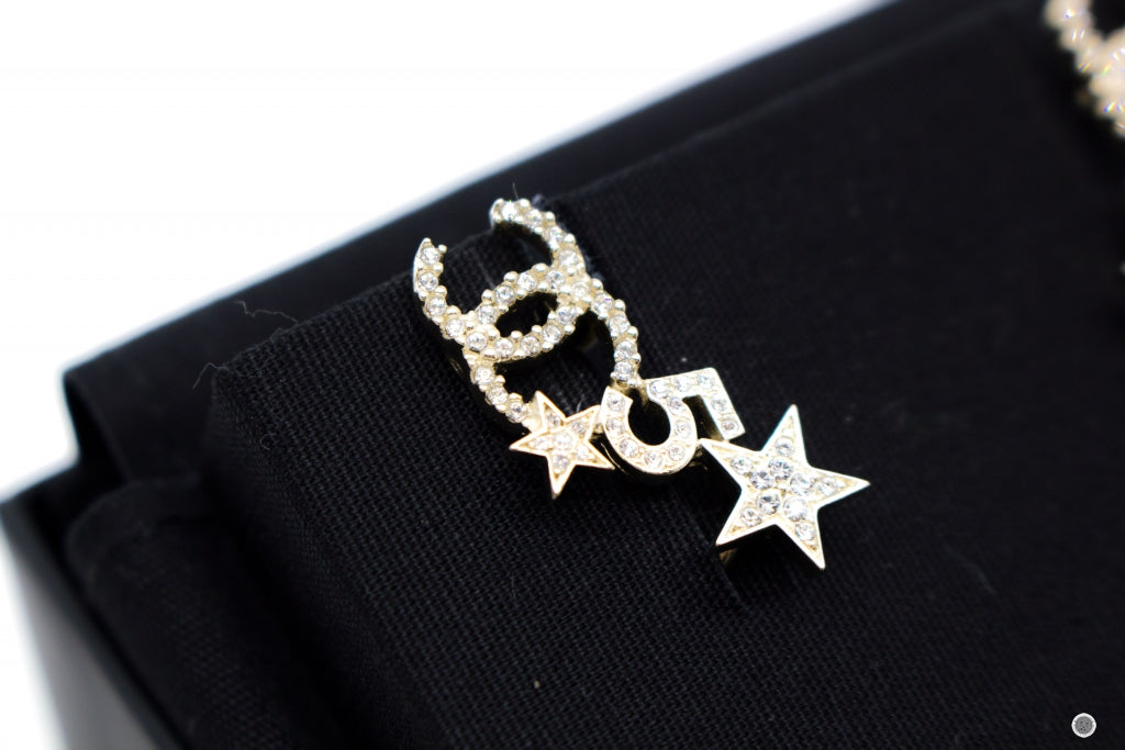 Chanel AB8071B7810 Crystal CC Logo With Stars And Five   Gold / NH432 Metal 3.5CMX1CM Earrings Ghw