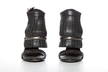 L.A.M.B. Black Textured Leather Sandals SZ 6.5 Sale
