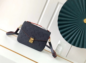 Pearl Street Bags