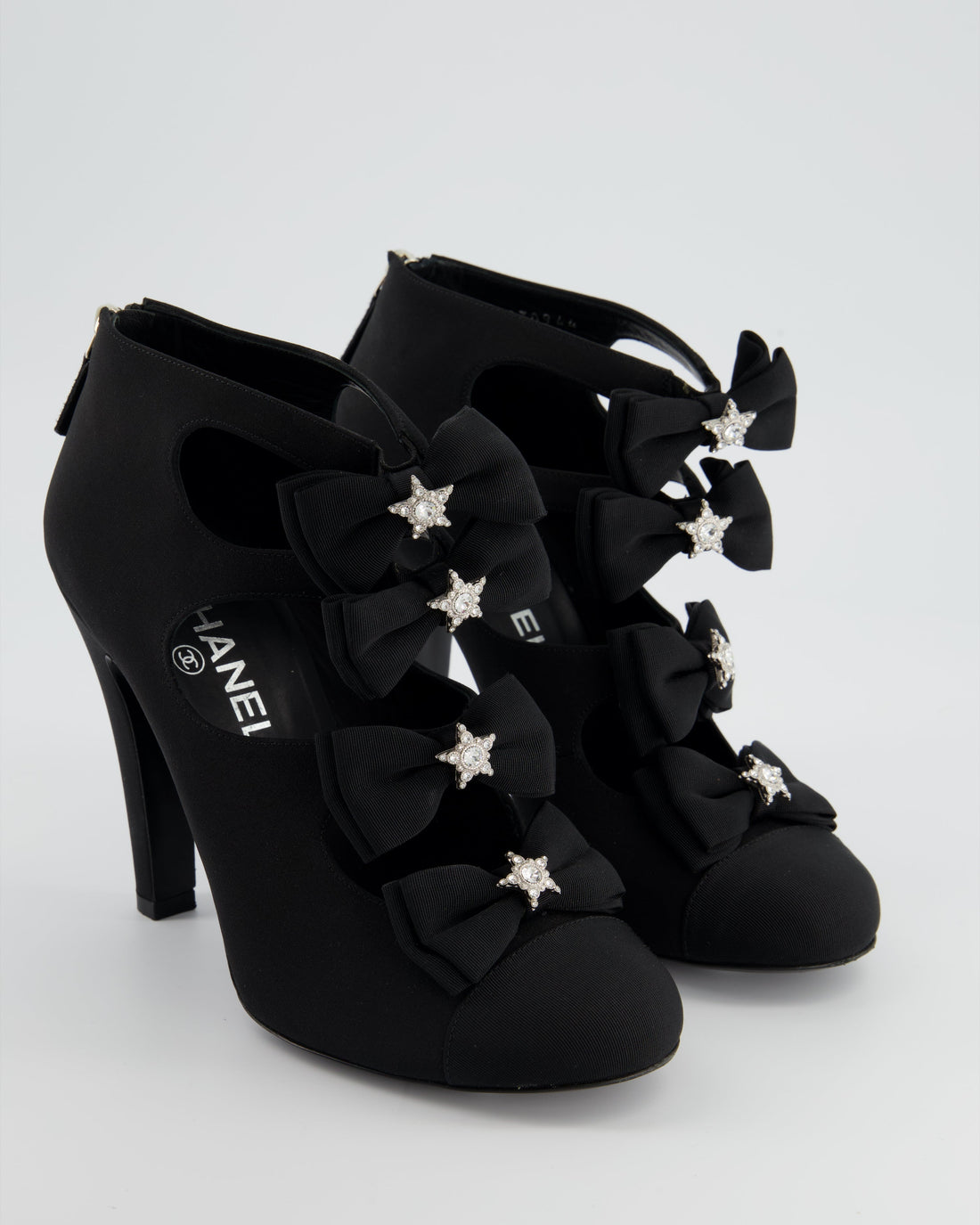 Pearl Street Bags Chanel A/15 Satin Star Buffalo Round Toe Bow Heels Size EU 39.5