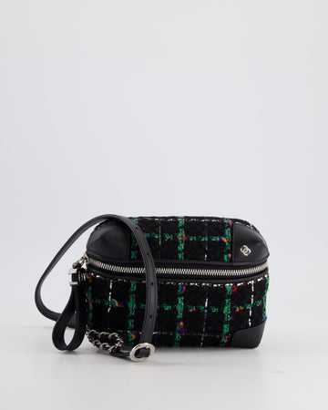 Pearl Street Bags Chanel Black, Green Multi-Colour Tweed Bum Bag with Silver Hardware