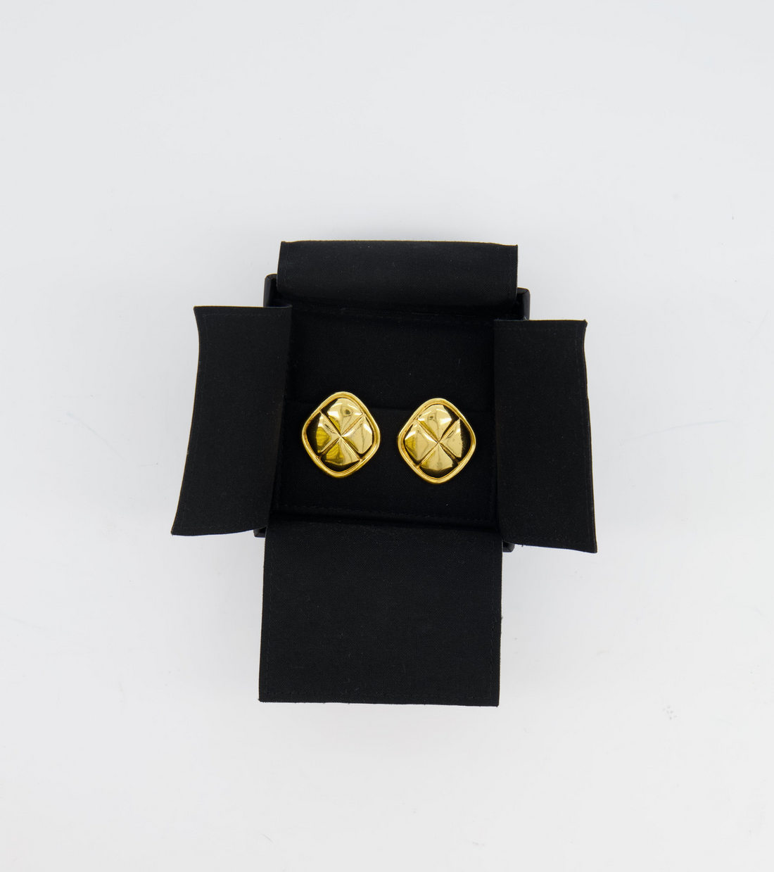 Pearl Street Bags Chanel  Yellow Gold Matelasse Diamond Shaped Clip On Earrings