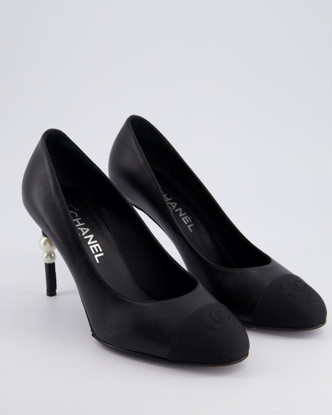 *HOT* Pearl Street Bags Chanel Black Leather Pumps with Pearls & CC Logo Details Size EU 40C