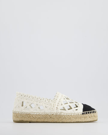 Pearl Street Bags Chanel White Crochet Raffia Espadrille with CC Logo Detail Size EU 36