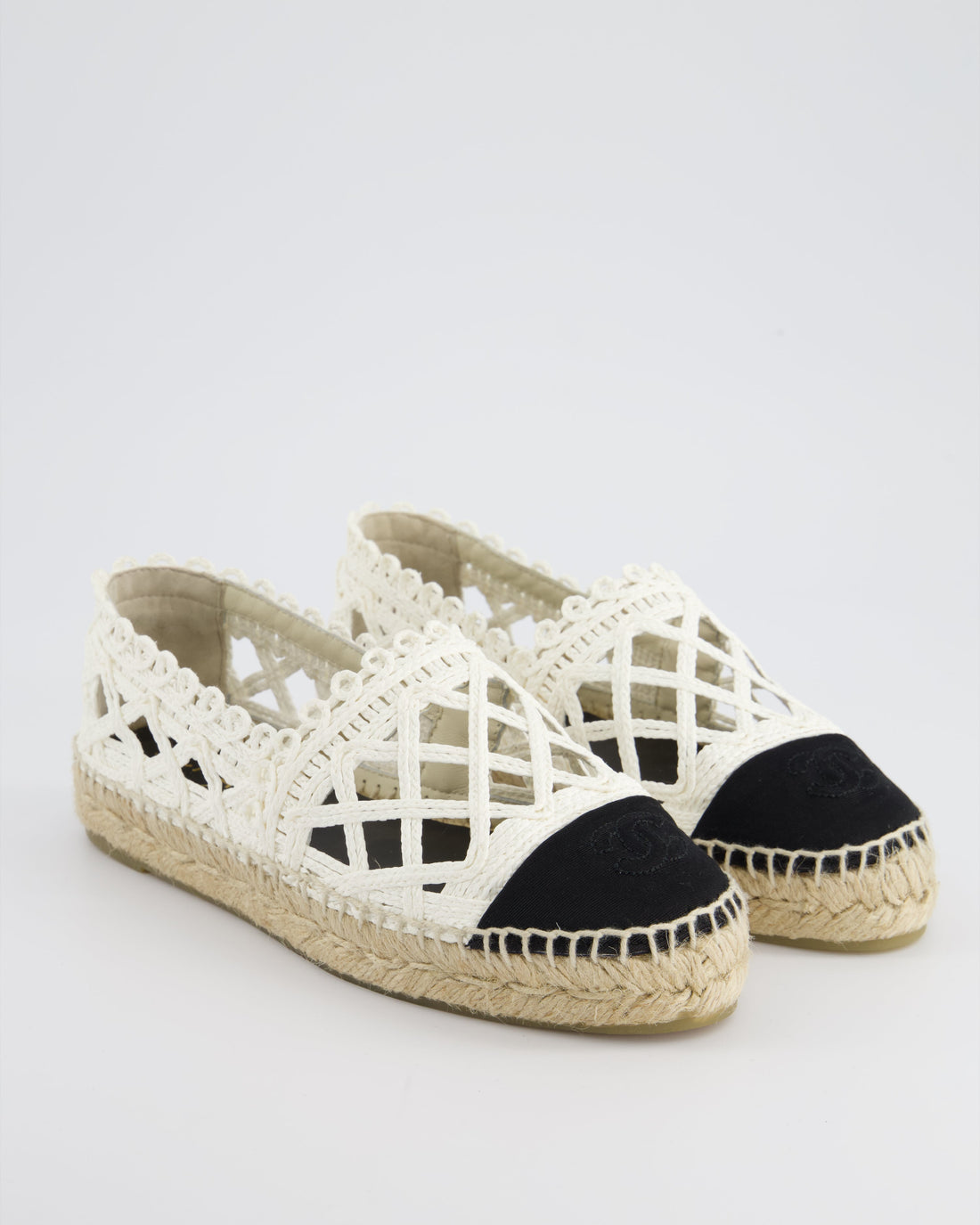 Pearl Street Bags Chanel White Crochet Raffia Espadrille with CC Logo Detail Size EU 36