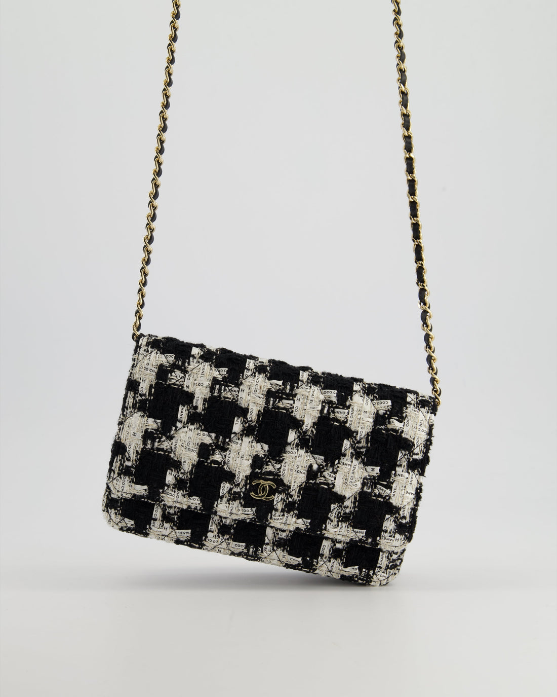 *HOT* Pearl Street Bags Chanel Black & White Houndstooth Wallet on Chain Bag in Tweed with Champagne Gold Hardware