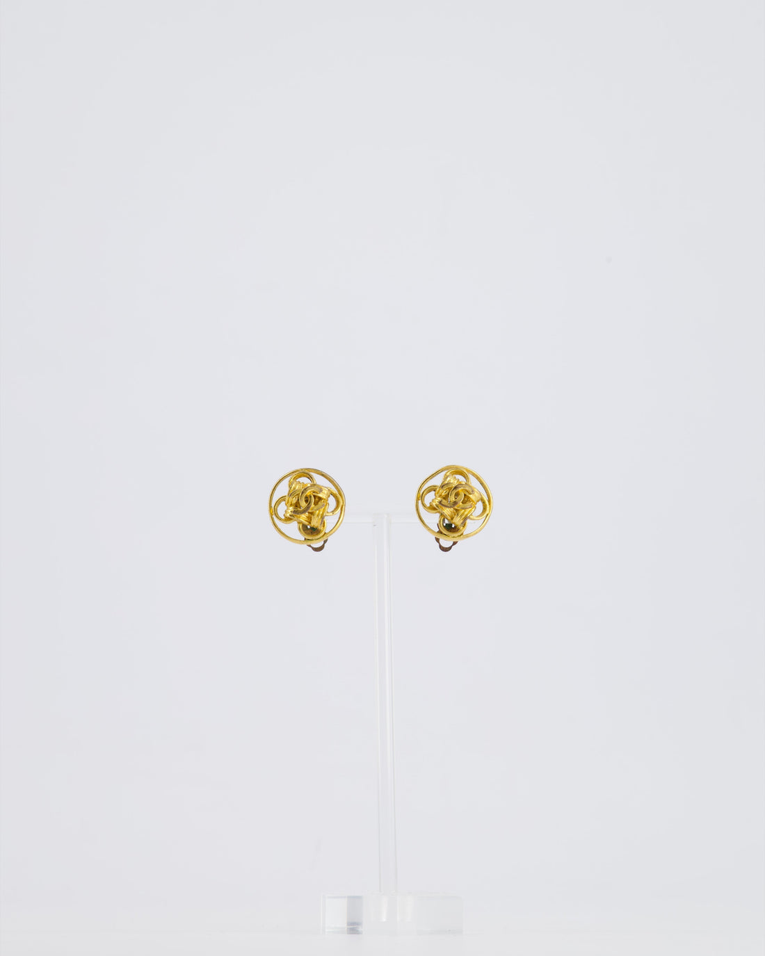 *HOT* Pearl Street Bags Chanel Gold Round Knotted CC Logo Earrings