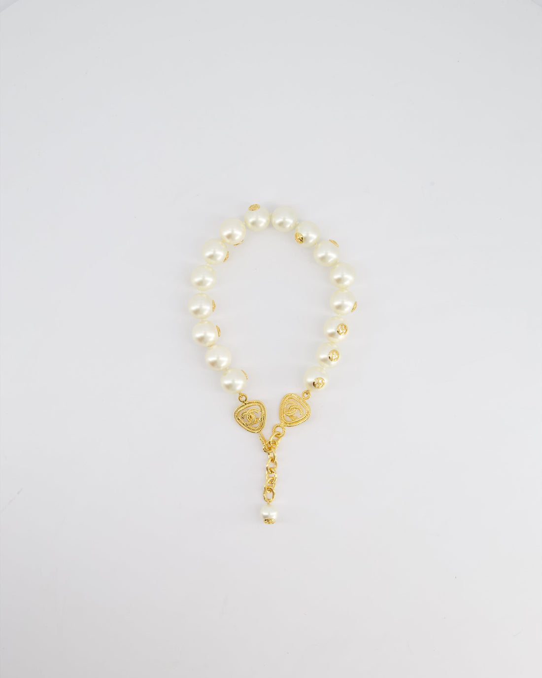 *HOT* Pearl Street Bags Chanel White Pearl Chocker Necklace with Yellow Gold Logo Details