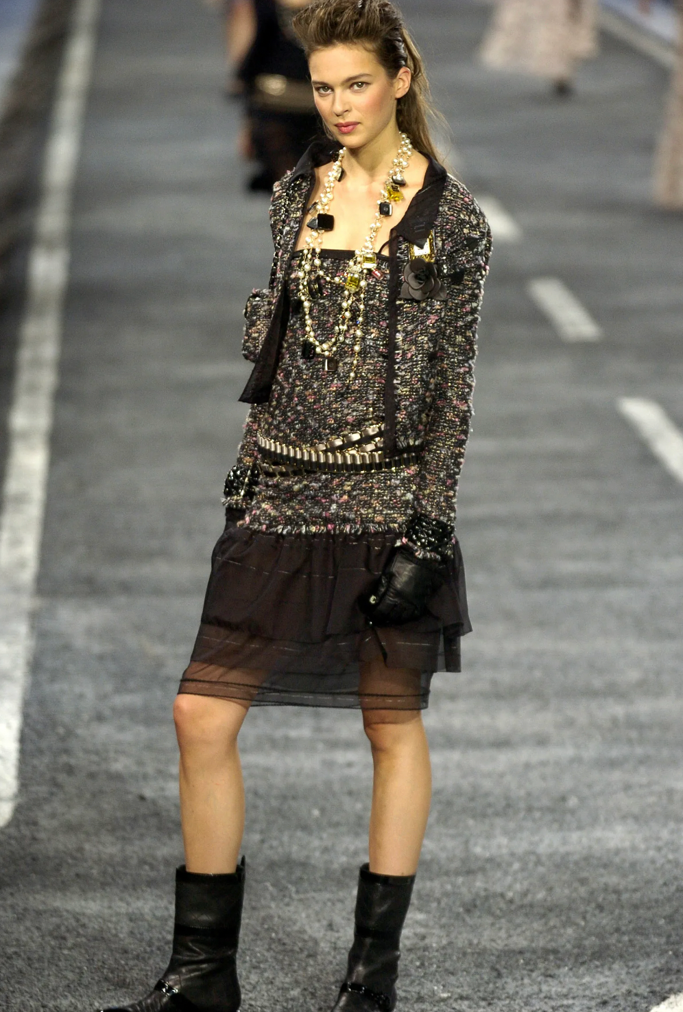 Pearl Street Bags Chanel Fall 2004  Black and Bronze Links Belt with Gold Hardware Size 85cm
