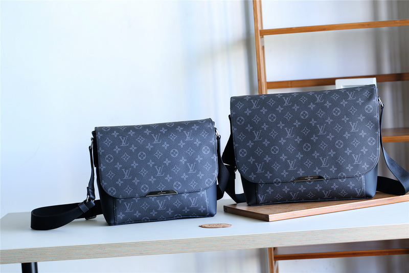 Pearl Street Bags - Louis Vuittons  - 10496