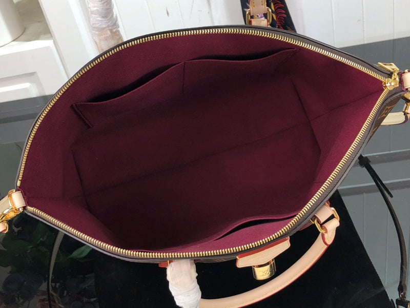 Pearl Street Bags- Louis Vuittons  - 15927
