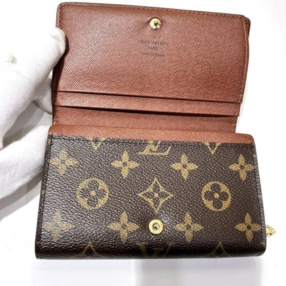 Louis Vuitton  Wallet (Bi-Fold)
