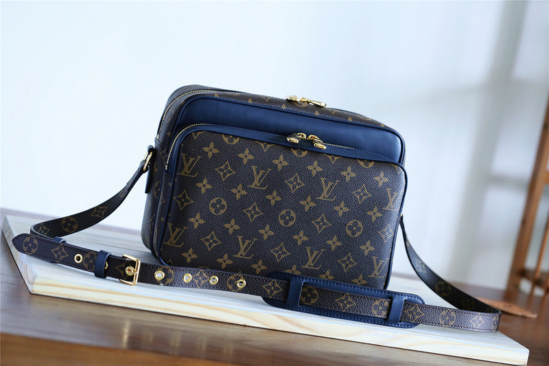 Pearl Street Bags - Louis Vuittons  - 10502