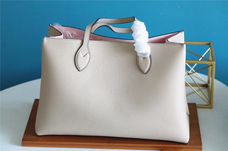Pearl Street Bags- Louis Vuittons  - 7627