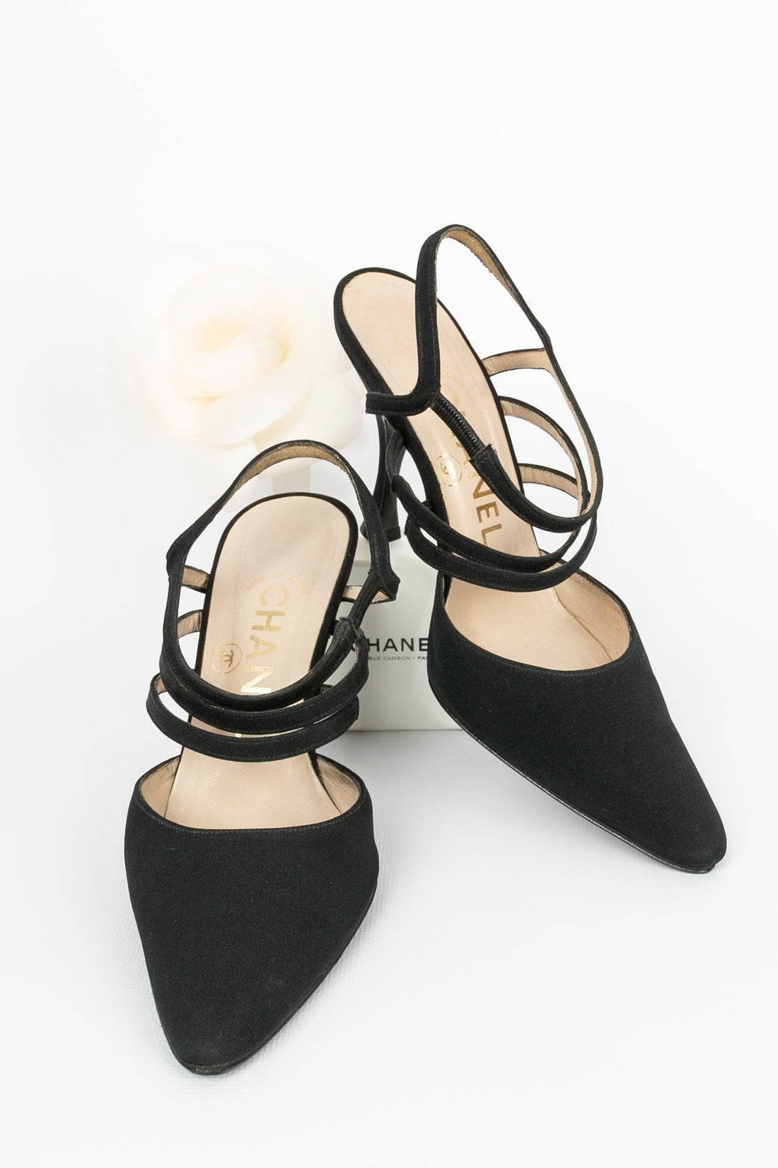 Escarpins noirs Chanel