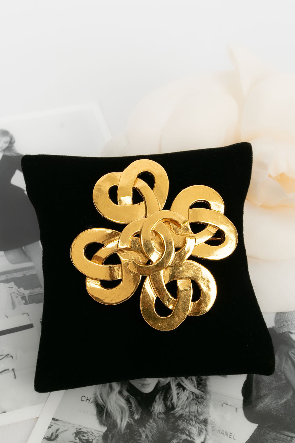Broche croix Top Quality Chanel Printemps 1997