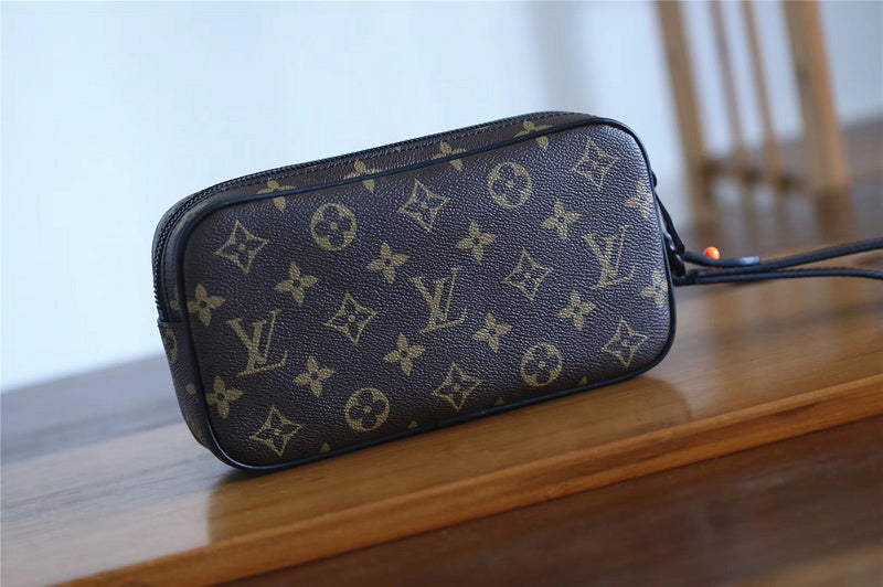 Pearl Street Bags - Louis Vuittons  - 11015
