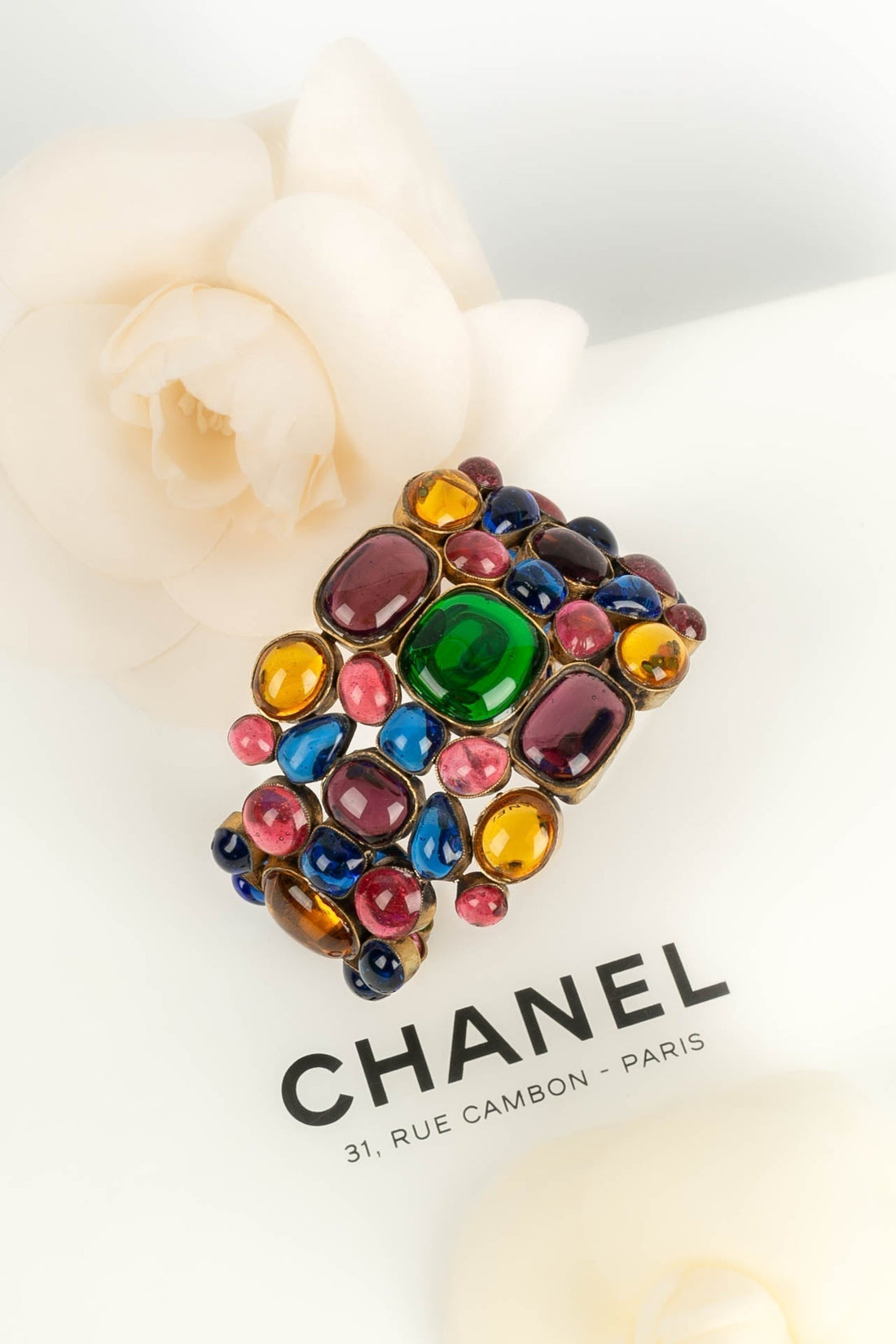 Bracelet en p?¢te de verre Chanel