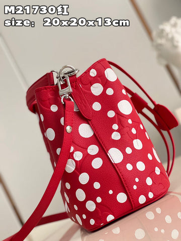Pearl Street Bags- Louis Vuittons  - 15917