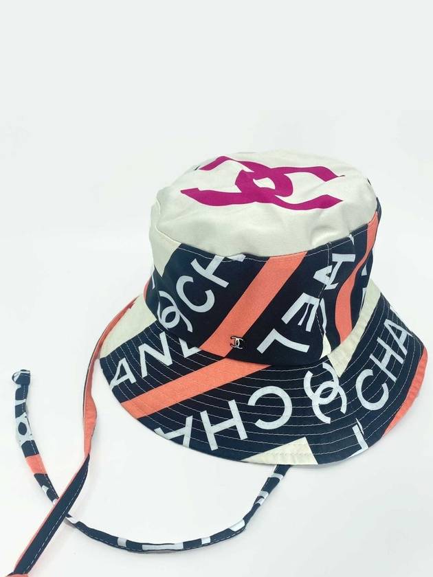 CC Logo Cloche Bucket Hat Black Pink Chanel