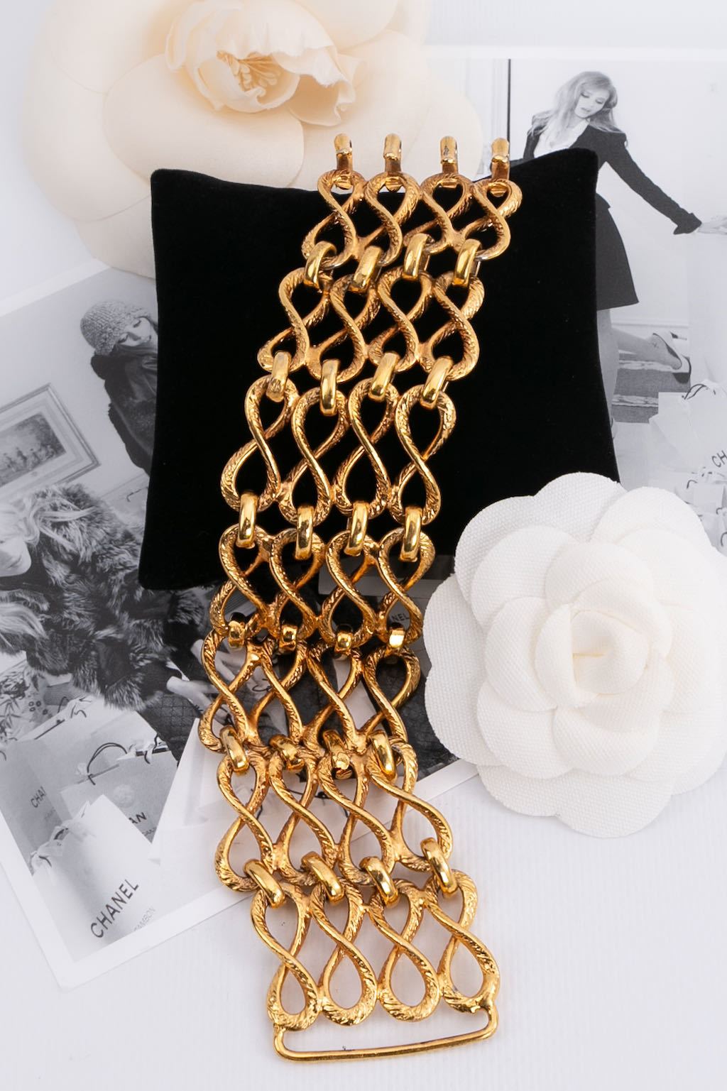 Bracelet articul?© en m?©tal dor?© Chanel