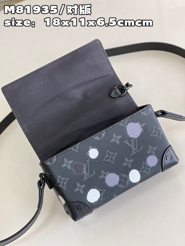 Pearl Street Bags- Louis Vuittons  - 15895
