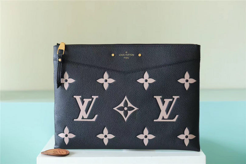 Pearl Street Bags - Louis Vuittons  - 10708