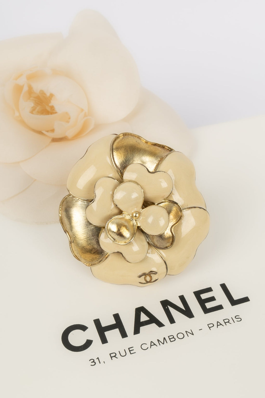 Broche cam?©lia Top Quality Chanel Printemps 2007