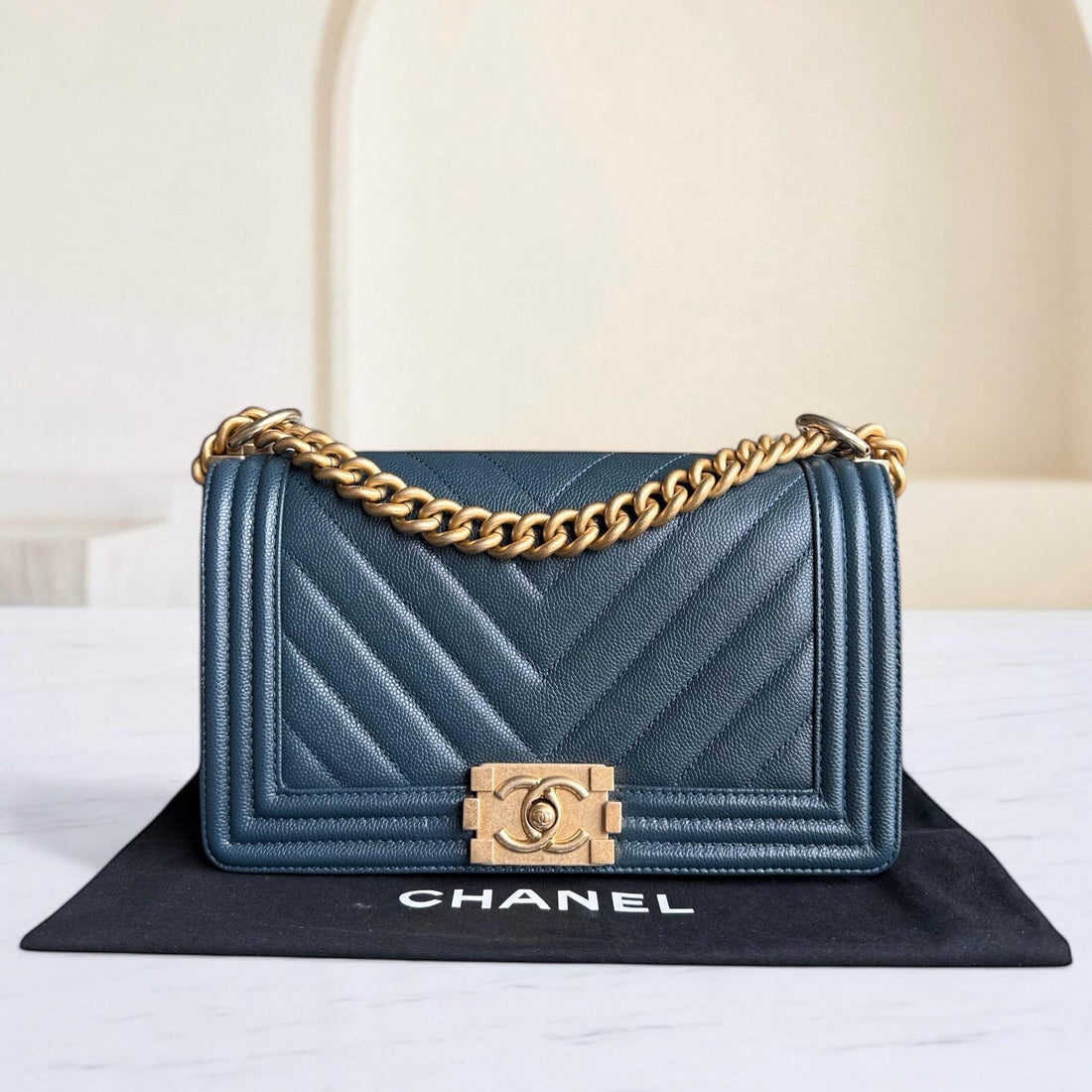 Chanel Boy Medium - Togo/epsom/caviar/clemence/callfskin/cowhide/lambskin 25CM Chevron Grained CalBNkin Blue Gold Hardware Series 25