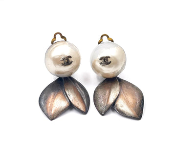 Top Quality Chanel Bronze CC Faux Pearl Leaves Clip on Earrings