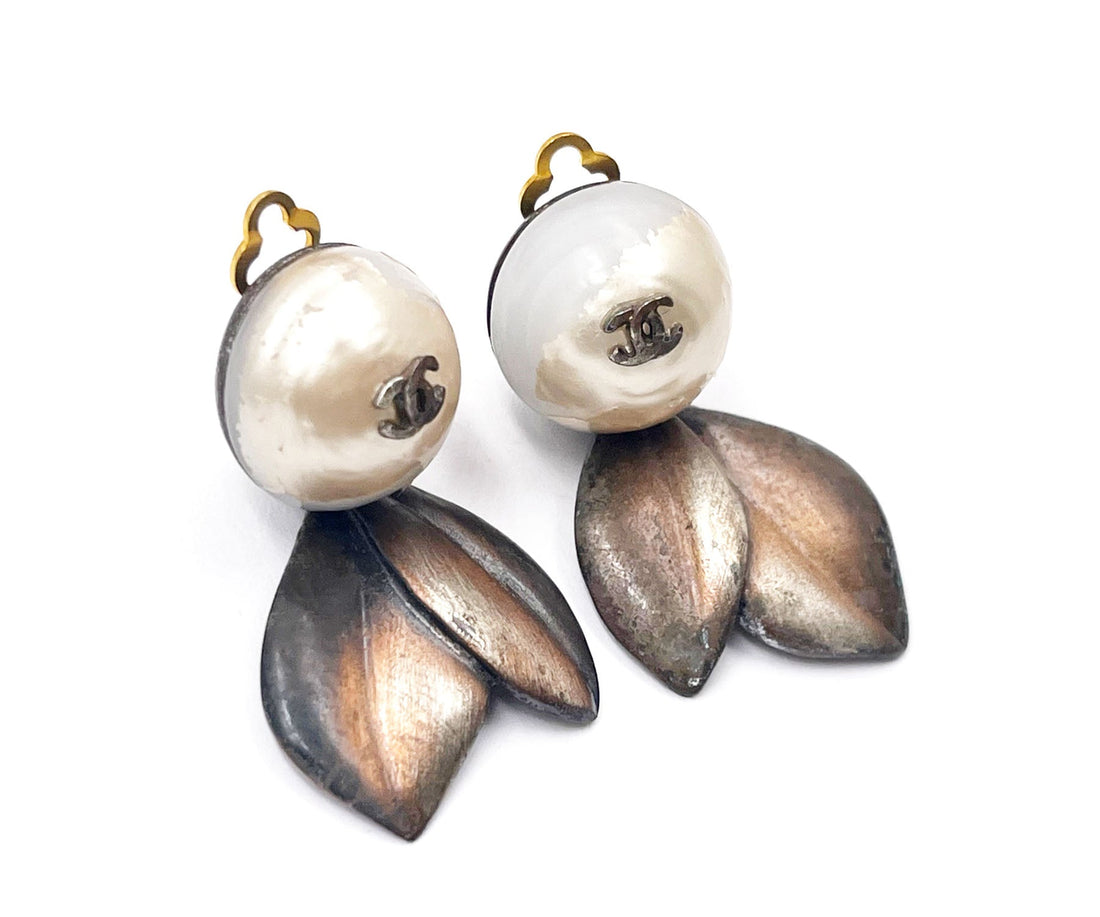 Top Quality Chanel Bronze CC Faux Pearl Leaves Clip on Earrings