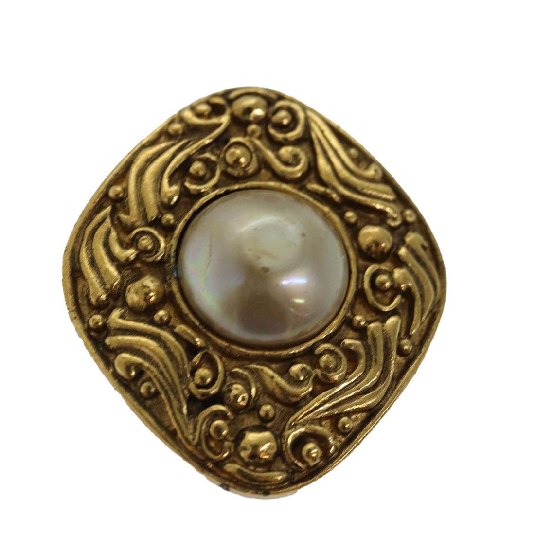 Top Quality Chanel Brooch metal Gold CC Auth bs14659