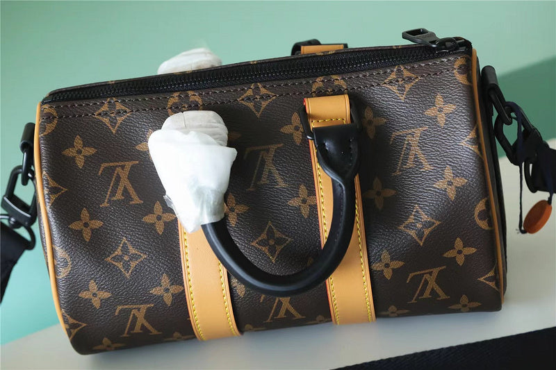 Pearl Street Bags - Louis Vuittons  - 11241