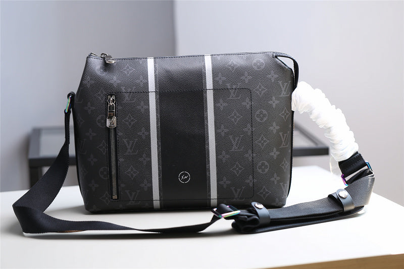 Pearl Street Bags - Louis Vuittons  - 10487