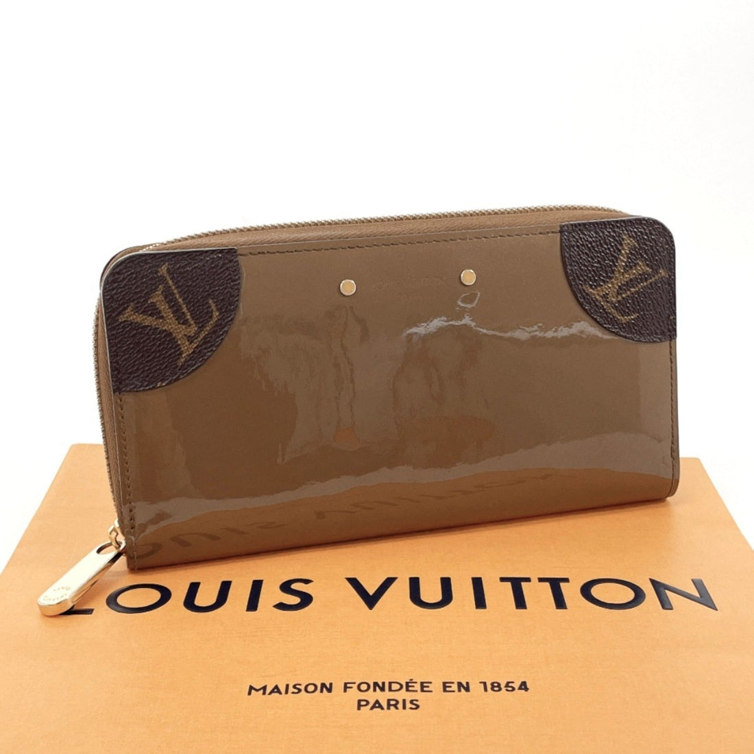 Louis Vuitton  Vert   Leather Monogram Long Wallet (Bi-Fold)