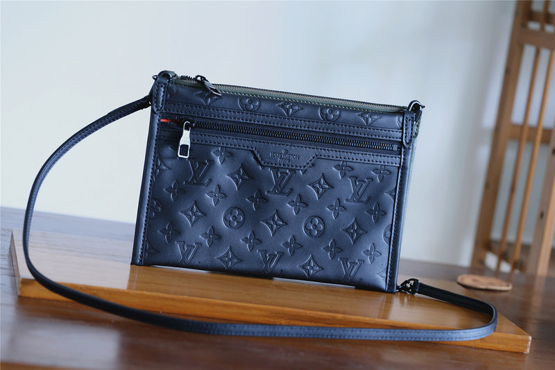 Pearl Street Bags - Louis Vuittons  - 10479