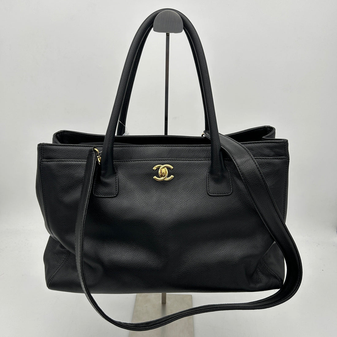 Top Quality Chanel Black Calfskin Shoulder Bag Large