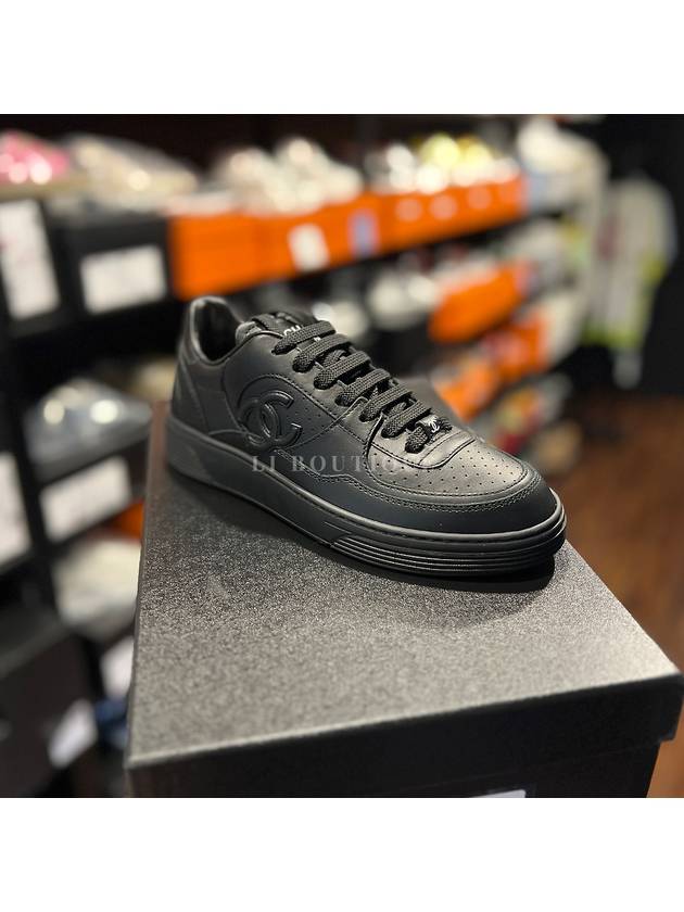 CC Logo CalBNkin Low Top Sneakers Black Chanel