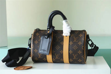 Pearl Street Bags - Louis Vuittons  - 11241
