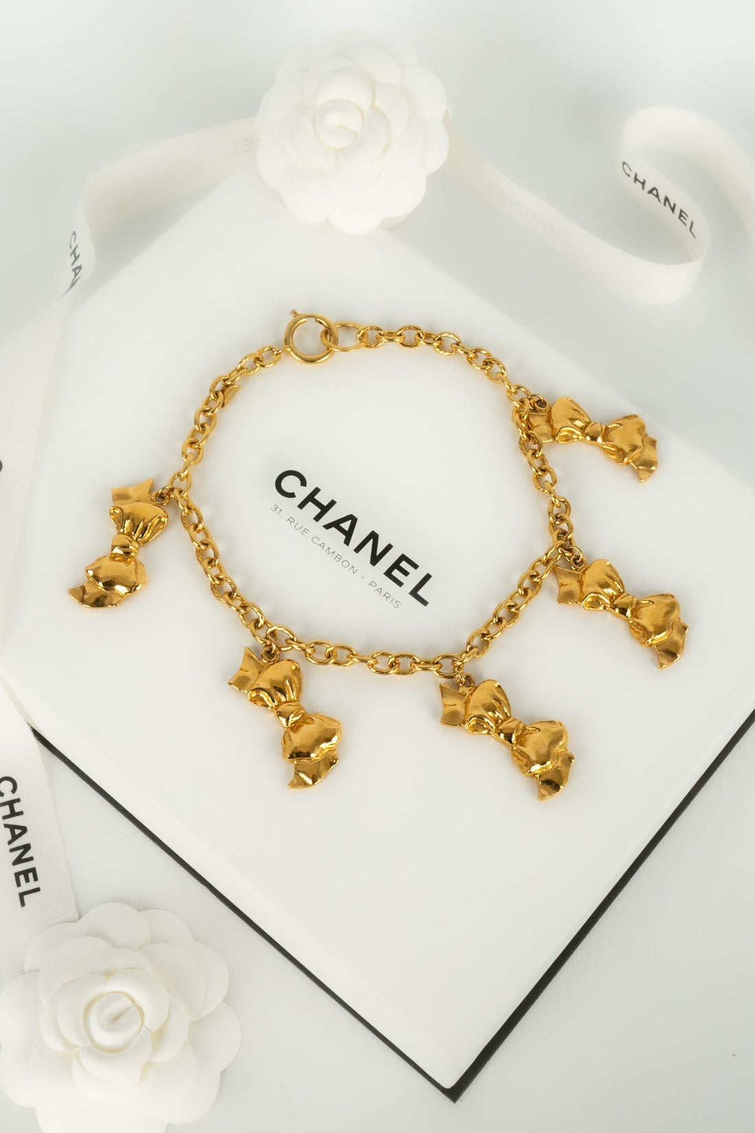 Collier dor?© Chanel