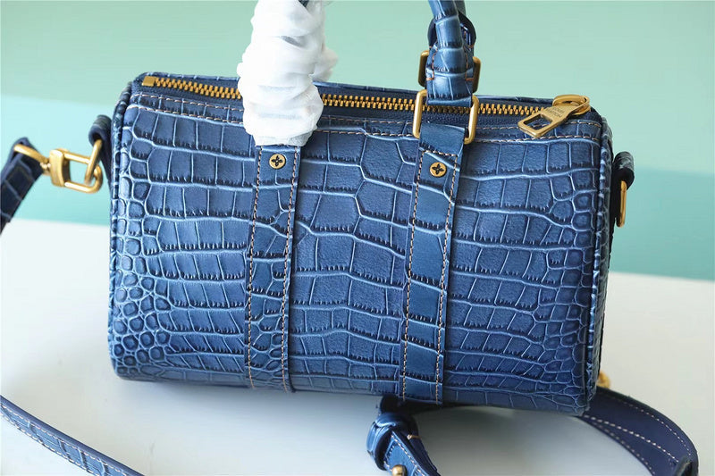 Pearl Street Bags - Louis Vuittons  - 11245