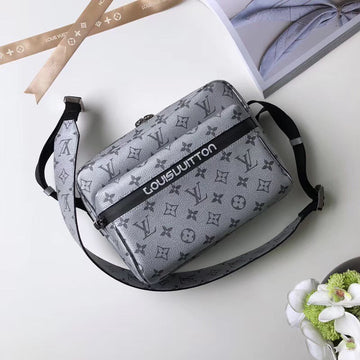 Pearl Street Bags - Louis Vuittons  - 10457