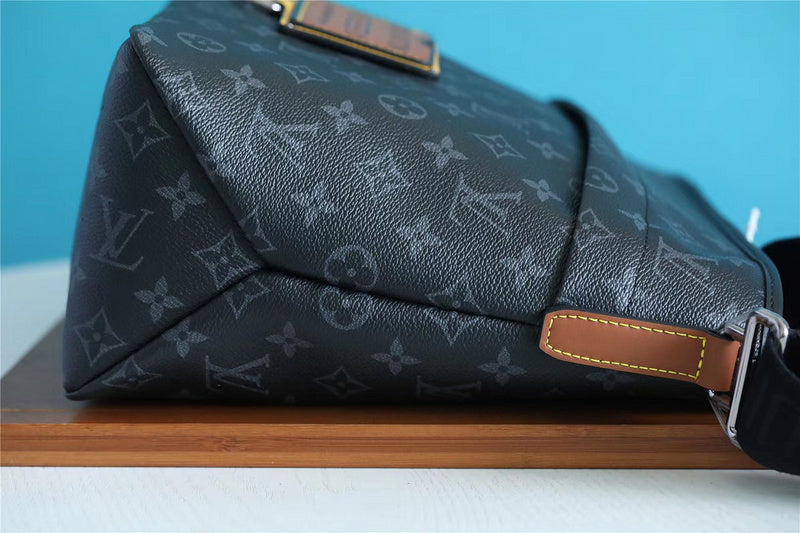 Pearl Street Bags - Louis Vuittons  - 10399