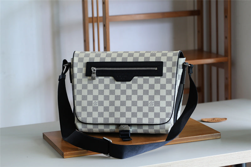 Pearl Street Bags - Louis Vuittons  - 10498
