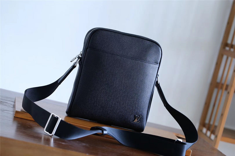 Pearl Street Bags - Louis Vuittons  - 10373