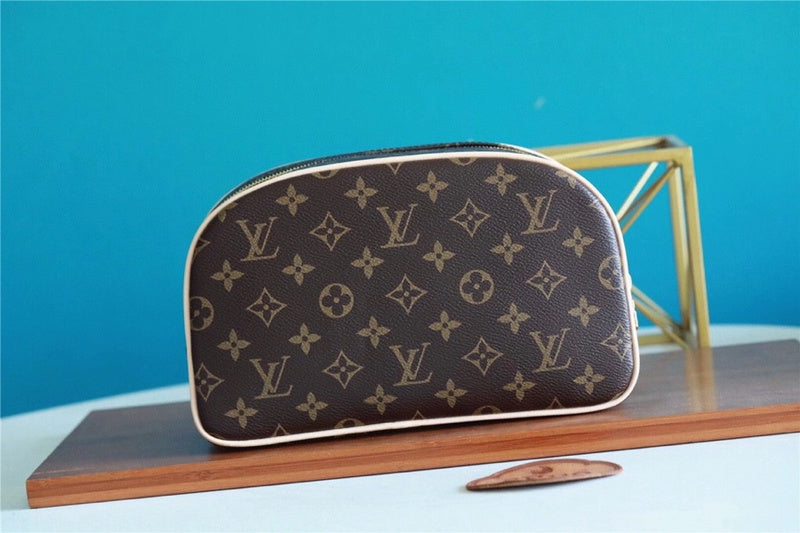 Pearl Street Bags - Louis Vuittons  - 10671