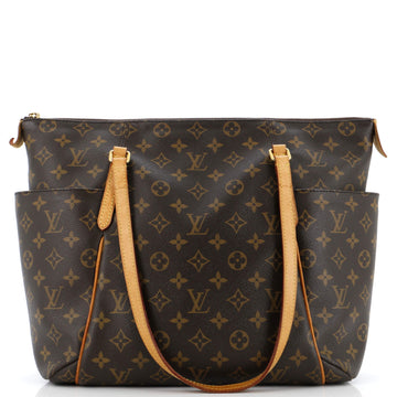 Totally Handbag Monogram Canvas MM